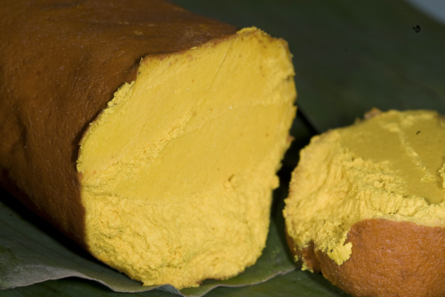 Image Yellow colorant produce from curry roots, Photo by Eduarso Sacayón at Indigo Arte y Textiles, Antigua Guatemala, Guatemala